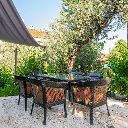 Awesome Apartment In Makarska With Wifi Exterior foto